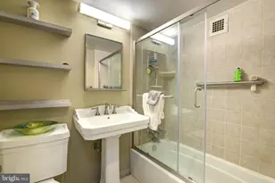 2500 N Van Dorn St, Alexandria, VA 22302 - Photo 21