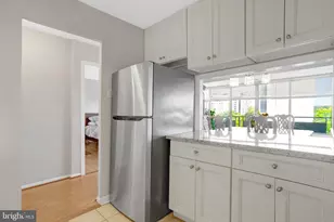 5340 Holmes Run Pkwy, Alexandria, VA 22304 - Photo 11