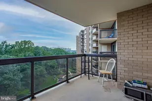 203 Yoakum Pkwy, Alexandria, VA 22304 - Photo 23