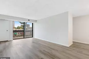 5300 Holmes Run Pkwy, Alexandria, VA 22304 - Photo 7