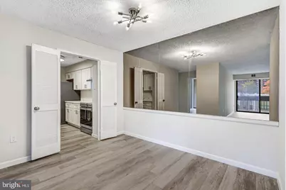 5300 Holmes Run Parkway #212, Alexandria, VA 22304 - Photo 9