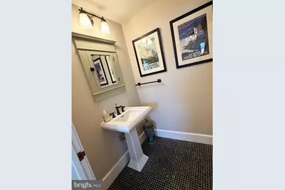 12 Oak Street W, Alexandria, VA 22301 - Photo 31