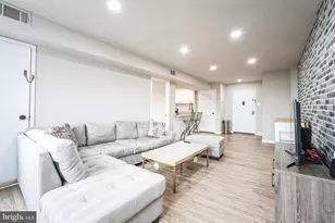 5340 Holmes Run Pkwy, Alexandria, VA 22304 - Photo 9