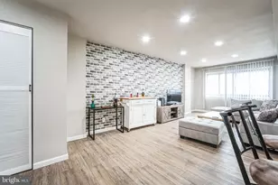 5340 Holmes Run Pkwy, Alexandria, VA 22304 - Photo 7