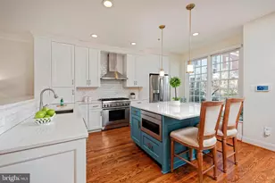 705 Kahn Pl, Alexandria, VA 22314 - Photo 13