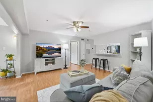 3313 Wyndham Cir, Alexandria, VA 22302 - Photo 11