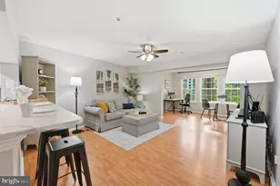 3313 Wyndham Cir, Alexandria, VA 22302 - Photo 9