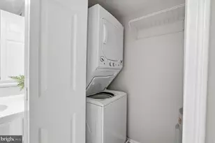 3313 Wyndham Cir, Alexandria, VA 22302 - Photo 19