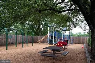 2911 S Dinwiddie St, Arlington, VA 22206 - Photo 57