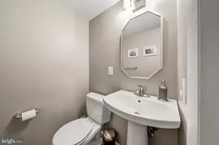 507 Carlisle Dr, Alexandria, VA 22301 - Photo 17