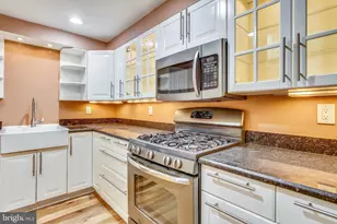 319 N Saint Asaph Street N, Alexandria, VA 22314 - Photo 25