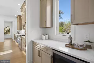 14 E Monroe Ave, Alexandria, VA 22301 - Photo 23