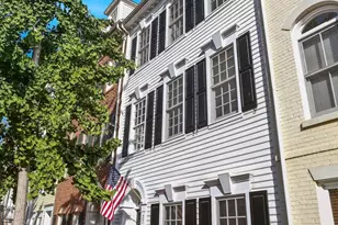 27 Alexander St, Alexandria, VA 22314 - Photo 1