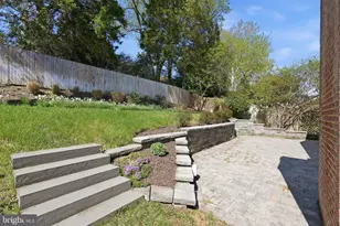 408 Skyhill Rd, Alexandria, VA 22314 - Photo 35