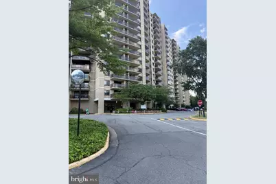 203 Yoakum Parkway #1004, Alexandria, VA 22304 - Photo 1