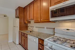 103 Skyhill Rd, Alexandria, VA 22314 - Photo 17