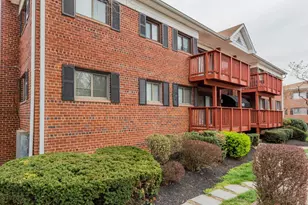 103 Skyhill Rd, Alexandria, VA 22314 - Photo 3