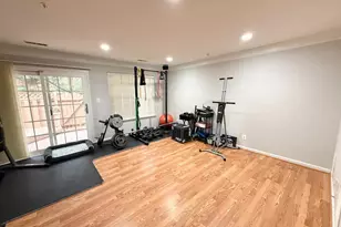 162 Barrett Pl, Alexandria, VA 22304 - Photo 3