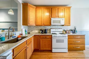 702 Norfolk Ln, Alexandria, VA 22314 - Photo 9