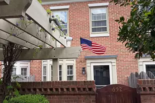 652 S Columbus St, Alexandria, VA 22314 - Photo 1