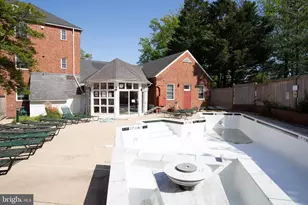 1612 W Abingdon Dr W, Alexandria, VA 22314 - Photo 85