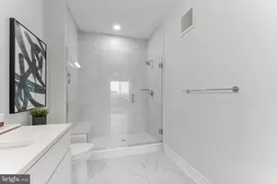 635 Slaters Ln, Alexandria, VA 22314 - Photo 17