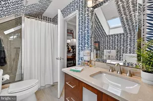 711 W Abingdon Ct, Alexandria, VA 22314 - Photo 15