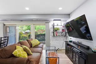 5250 Valley Forge Dr, Alexandria, VA 22304 - Photo 7
