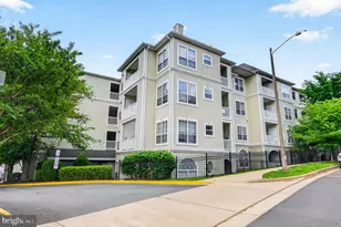 4560 Strutfield Ln, Alexandria, VA 22311 - Photo 3