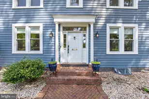 805 N Quaker Ln, Alexandria, VA 22302 - Photo 3