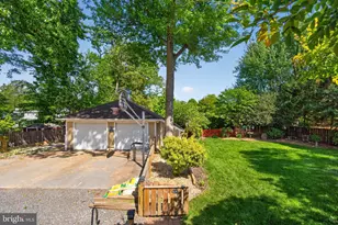 805 N Quaker Ln, Alexandria, VA 22302 - Photo 31