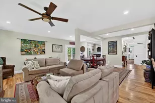 805 N Quaker Ln, Alexandria, VA 22302 - Photo 13