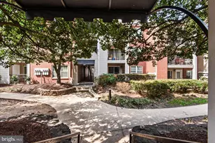 3308 Wyndham Cir, Alexandria, VA 22302 - Photo 25