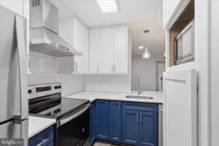 3308 Wyndham Cir, Alexandria, VA 22302 - Photo 13