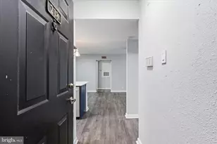 3308 Wyndham Cir, Alexandria, VA 22302 - Photo 5