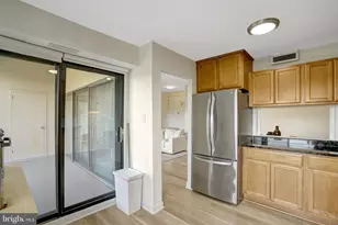128 Roberts Ln, Alexandria, VA 22314 - Photo 15