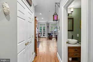 42 Wolfe St, Alexandria, VA 22314 - Photo 21