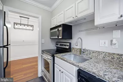 718 S Washington Street #101, Alexandria, VA 22314 - Photo 17