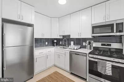 100 W Taylor Run Parkway W #6, Alexandria, VA 22314 - Photo 1