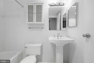 5300 Holmes Run Pkwy, Alexandria, VA 22304 - Photo 21