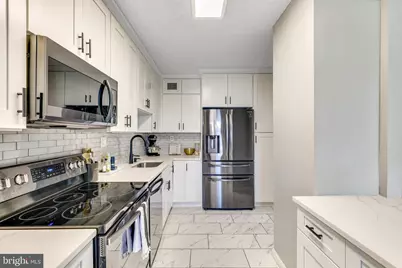 5500 Holmes Run Parkway #510, Alexandria, VA 22304 - Photo 9