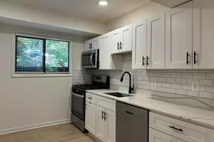 55 Skyhill Rd, Alexandria, VA 22314 - Photo 9