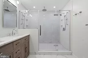 722 Catts Tavern Dr, Alexandria, VA 22314 - Photo 17