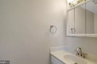 1708 W Abingdon Dr, Alexandria, VA 22314 - Photo 29