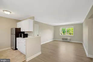 1708 W Abingdon Dr, Alexandria, VA 22314 - Photo 9
