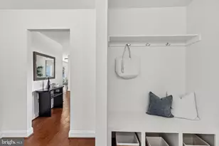 201 Longview Dr, Alexandria, VA 22314 - Photo 33