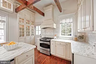210 S Pitt St, Alexandria, VA 22314 - Photo 17