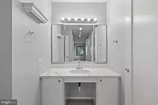 307 Yoakum Pkwy, Alexandria, VA 22304 - Photo 23
