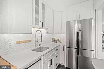 17 Auburn Court #B, Alexandria, VA 22305 - Photo 9
