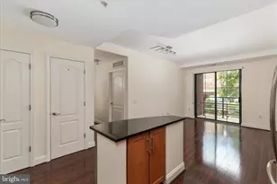 1111 Oronoco St, Alexandria, VA 22314 - Photo 9